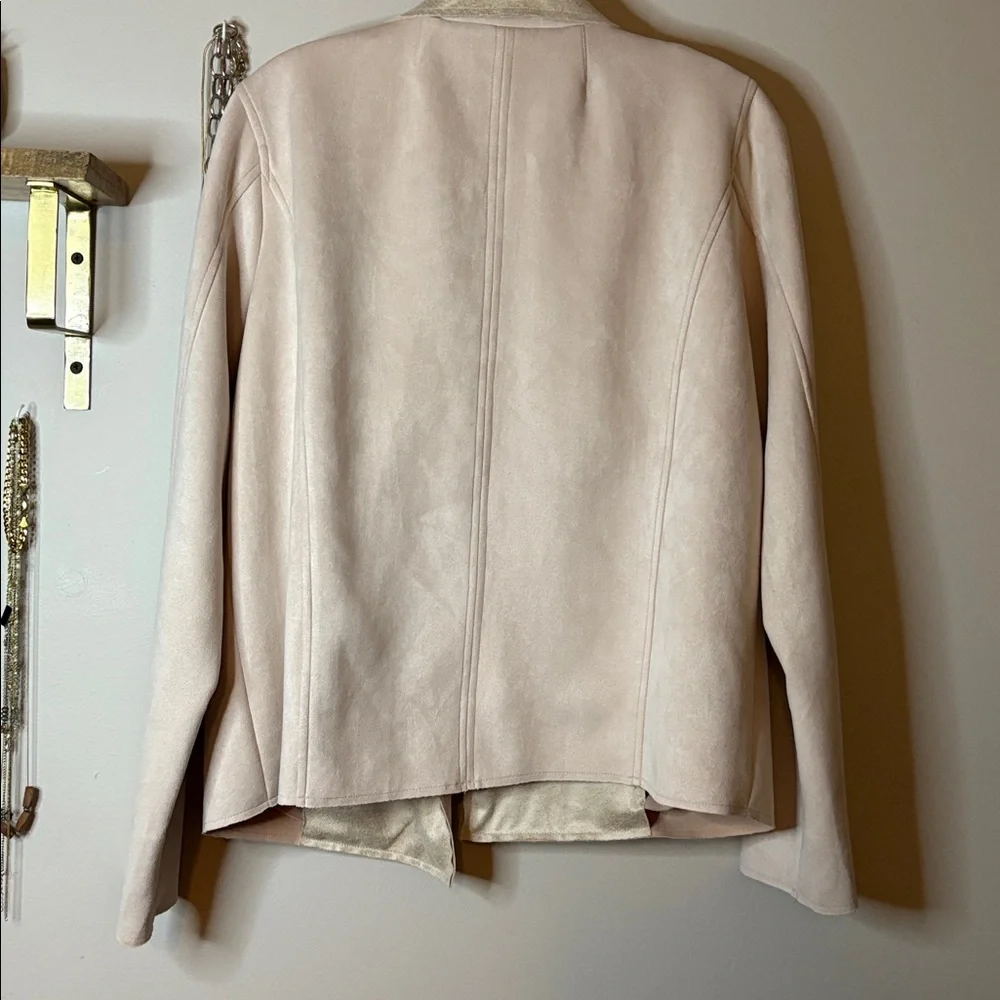 Hem & Thread Cream Textured Jacket extremely soft - Picture 9 of 10